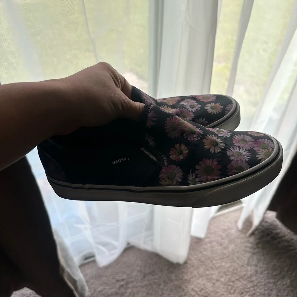 Vans Black Slip-On Shoes with Floral Design - Picture 2 of 5